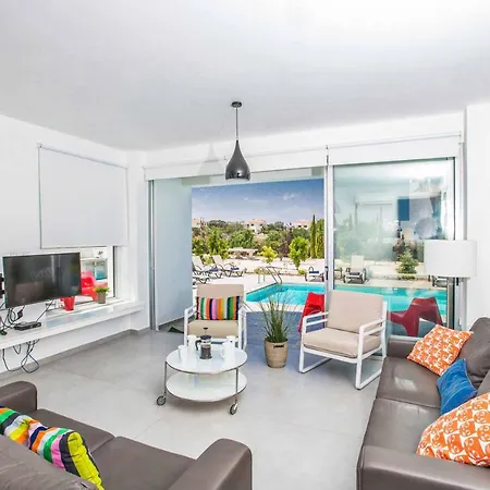 Villa Greco Ccv1 Protaras